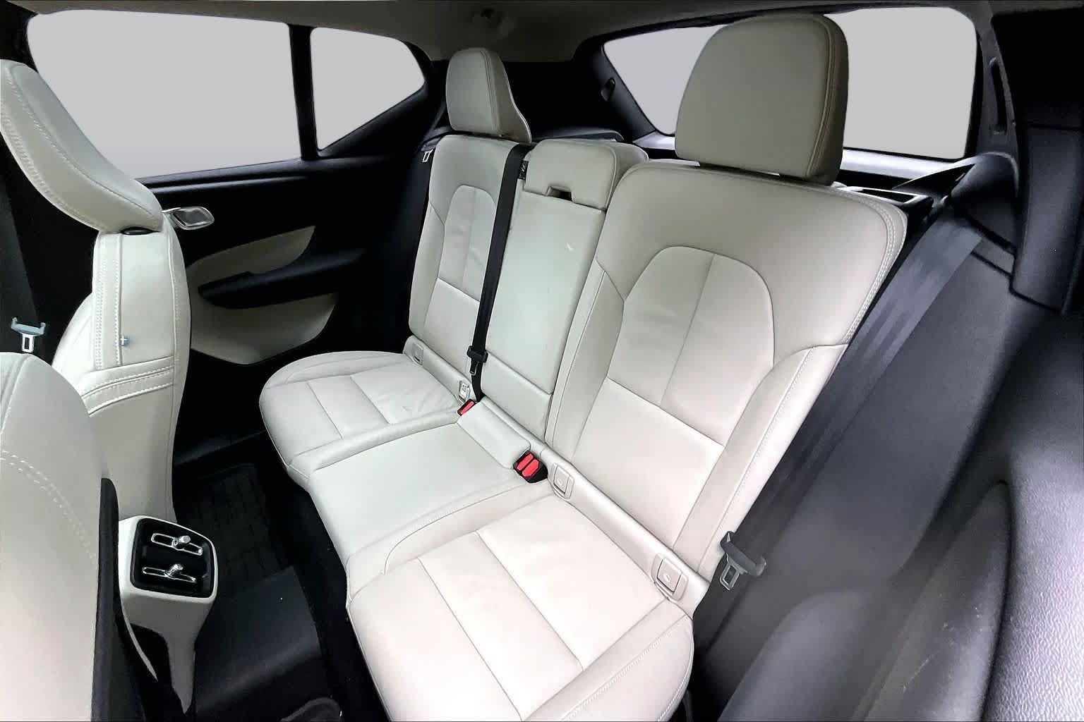 Used 2023 Volvo XC40 B5 Plus w/ Driver Assist Package AWD/4WD image 20
