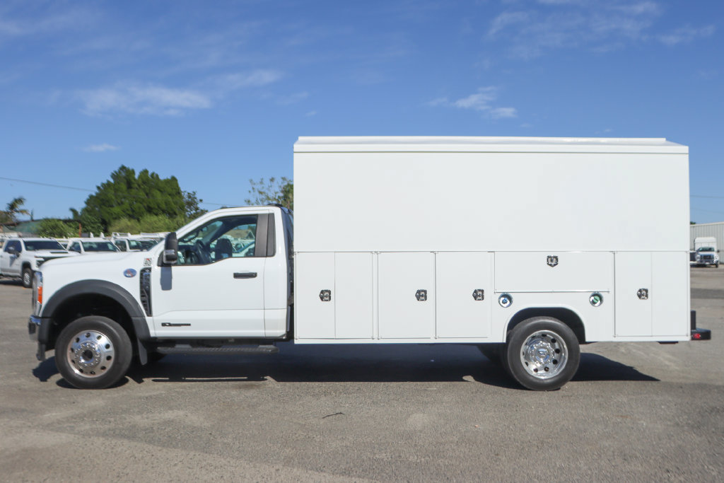 Used 2023 Ford F550 2WD Regular Cab Super Duty image 5