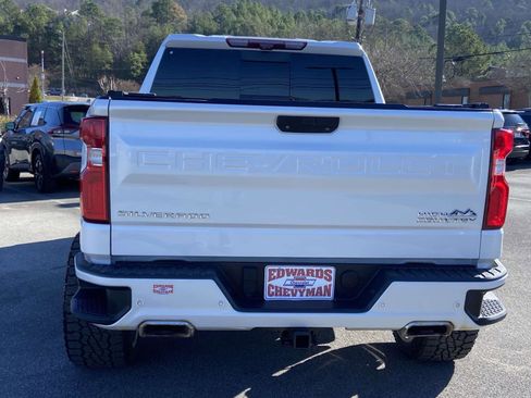 Used 2020 Chevrolet Silverado 1500 High Country w/ Technology Package image 21