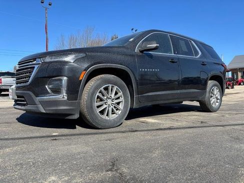 Used 2023 Chevrolet Traverse LT w/ LPO, Floor Liner Package image 3