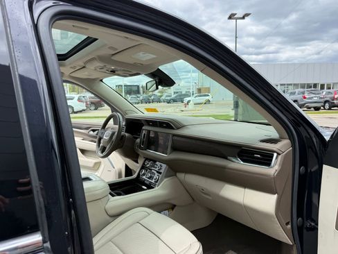 Used 2022 GMC Yukon Denali AWD/4WD image 15