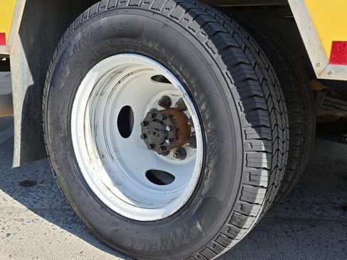 Used 2024 Ford E-350 and Econoline 350 Super Duty w/ Driver's Safety Package image 17