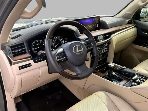 Used 2020 Lexus LX 570 4WD w/ Luxury Package image 18