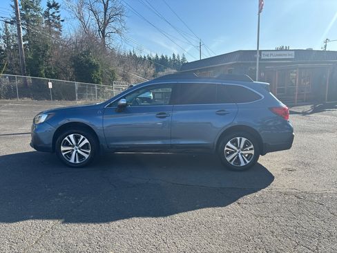 Used 2018 Subaru Outback 2.5i Limited w/ 50th Anniversary Edition image 12