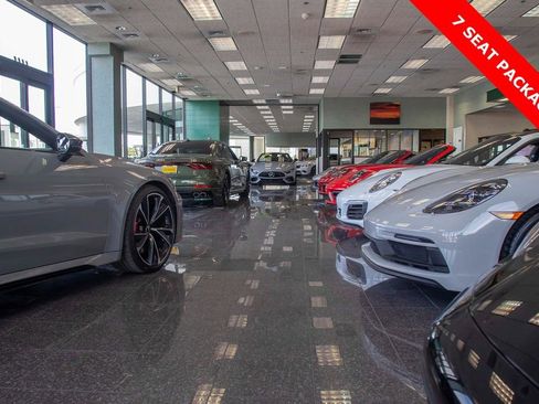 Used 2020 Land Rover Discovery HSE image 51