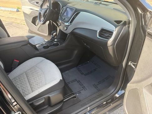 Used 2022 Chevrolet Equinox LS FWD image 34