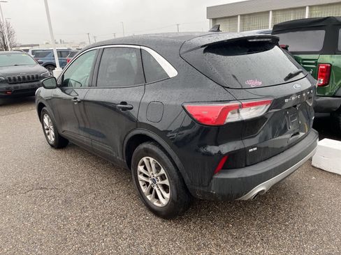 Certified 2022 Ford Escape SE image 11