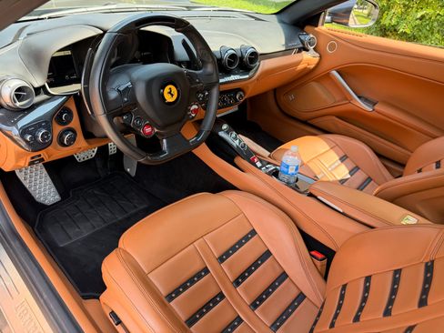 Used 2015 Ferrari F12 Berlinetta RWD image 15