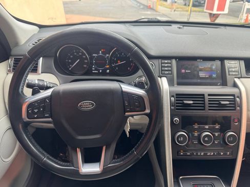 Used 2017 Land Rover Discovery Sport SE AWD/4WD image 11