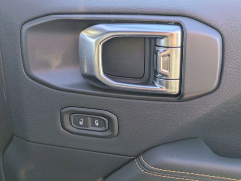 New 2026 Jeep Wrangler Unlimited Sahara AWD/4WD image 32