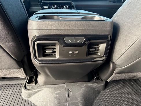 Used 2025 GMC Sierra 1500 AT4 w/ AT4 Premium Package AWD/4WD image 28
