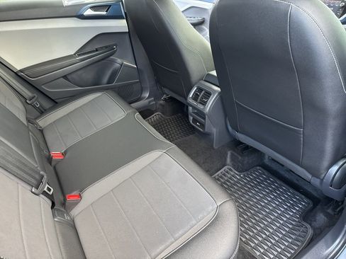 Used 2024 Volkswagen Taos SE w/ Panoramic Sunroof Package image 22