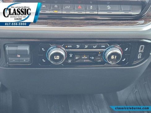 Used 2025 GMC Sierra 1500 Elevation image 32