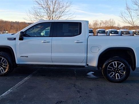 Certified 2025 GMC Sierra 1500 AT4 w/ AT4 Premium Package image 5