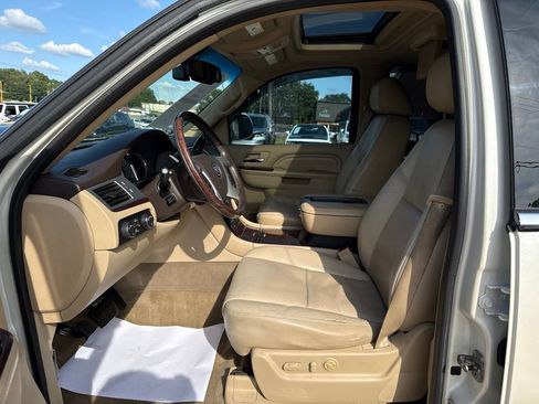 Used 2011 Cadillac Escalade 4WD Hybrid image 29