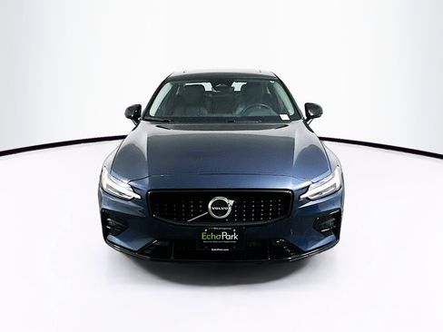 Used 2024 Volvo S60 B5 Plus image 2