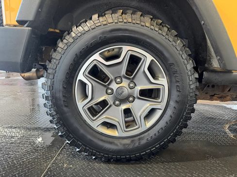 Used 2013 Jeep Wrangler Rubicon w/ PWR Convenience Group AWD/4WD image 25
