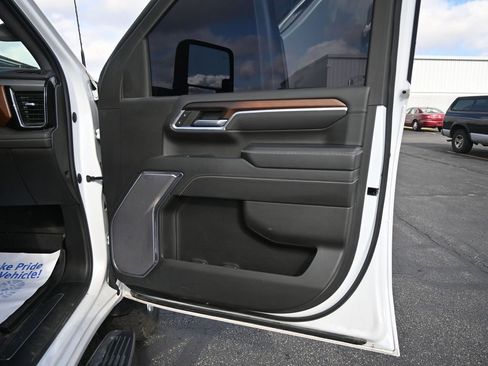 Used 2024 GMC Sierra 3500 Denali w/ Denali Reserve Package image 20