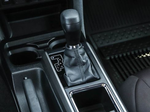 Used 2019 Toyota Tacoma SR5 RWD image 24
