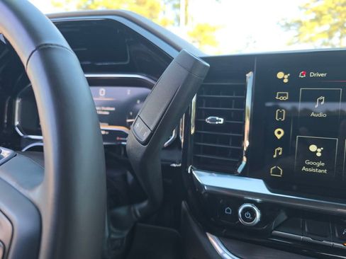 Certified 2025 GMC Sierra 1500 SLT image 24