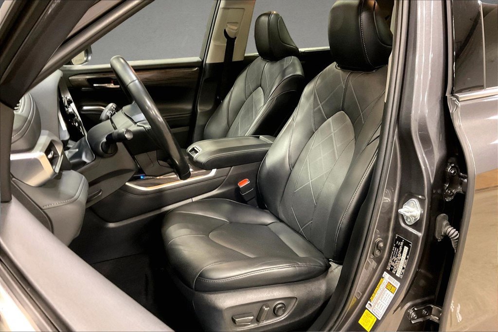 Used 2022 Toyota Highlander Platinum AWD/4WD image 22