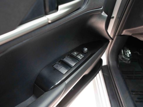 Used 2025 Toyota Camry LE image 7