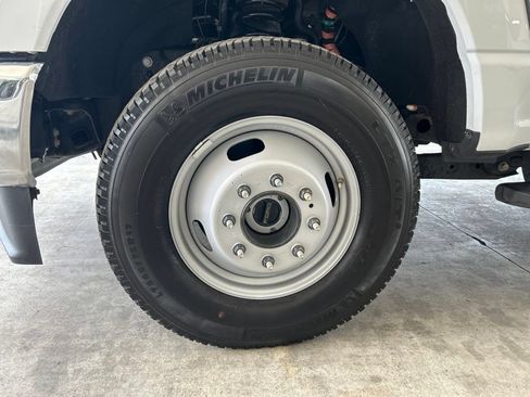 Used 2025 Ford F350 XLT w/ FX4 Off-Road Package AWD/4WD image 13