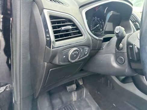 Used 2019 Ford Edge Titanium AWD/4WD image 15