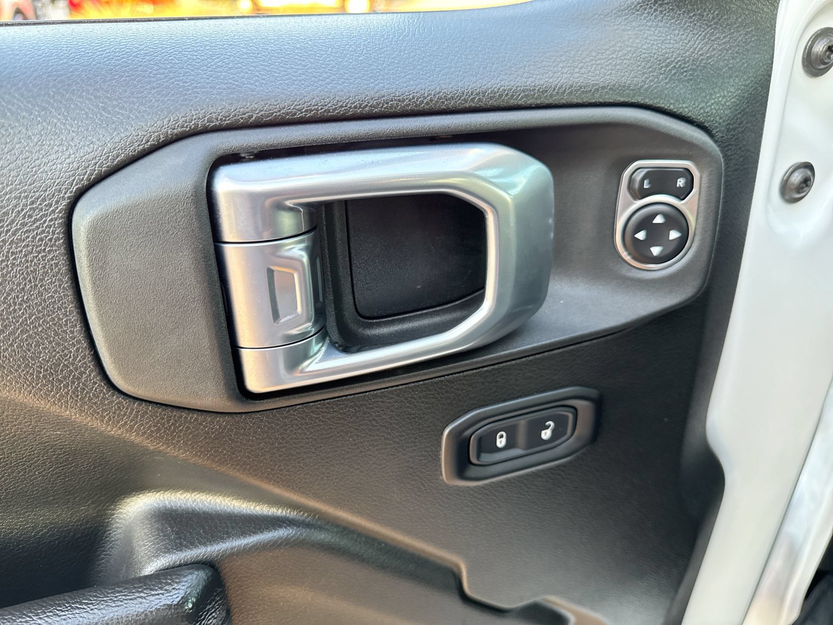 Used 2026 Jeep Wrangler Unlimited Rubicon AWD/4WD image 13