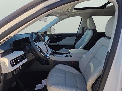 New 2026 Lincoln Aviator Premiere image 12