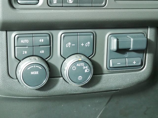 Used 2023 Chevrolet Suburban RST w/ Sport Performance Package AWD/4WD image 25