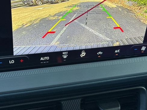 New 2025 Ford Maverick XL image 19