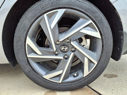 Used 2025 Hyundai Elantra Sport FWD image 29