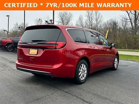 Certified 2024 Chrysler Pacifica Touring-L image 9