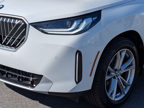 Used 2025 BMW X3 xDrive30i w/ Convenience Package image 9