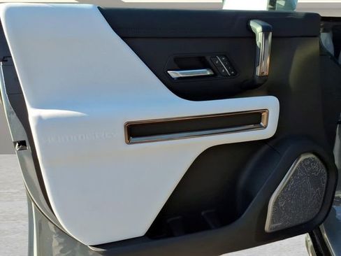 Used 2025 GMC Hummer EV 3X AWD/4WD image 16