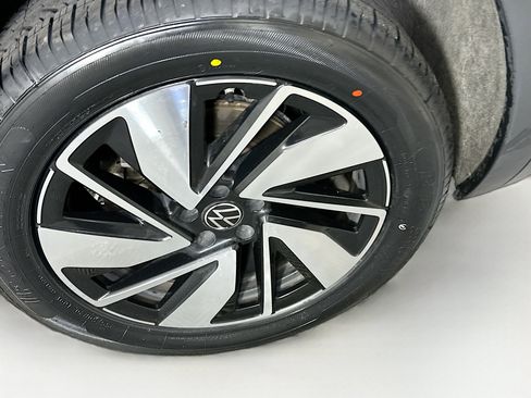 Used 2024 Volkswagen Atlas SE image 11