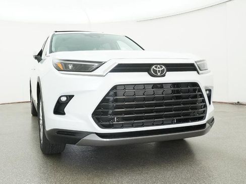 New 2026 Toyota Grand Highlander Platinum AWD/4WD image 33