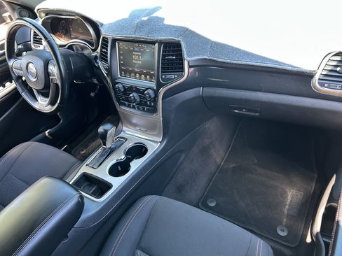 Used 2017 Jeep Grand Cherokee Laredo 75th Anniversary RWD image 10