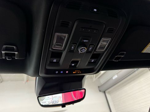 Used 2021 Cadillac Escalade ESV Premium Luxury image 22