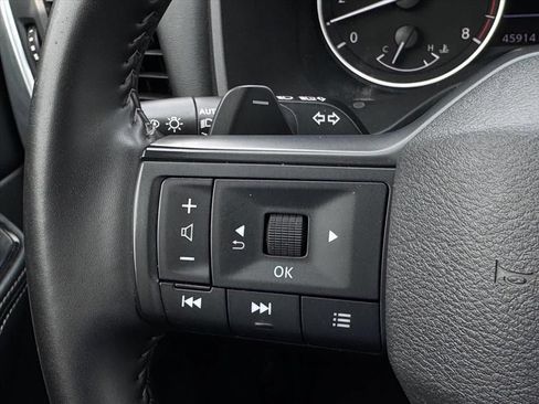 Used 2025 Nissan Rogue SV FWD image 19