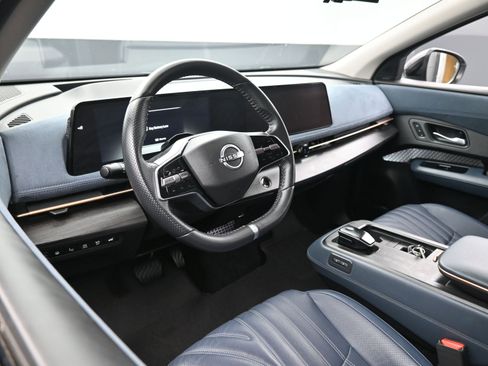 Used 2023 Nissan Ariya image 16