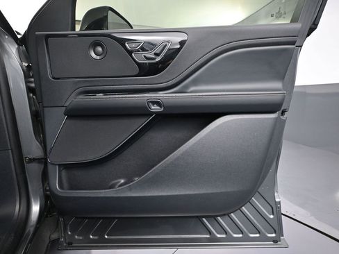 Used 2025 Lincoln Aviator Reserve w/ Jet Appearance Package image 52