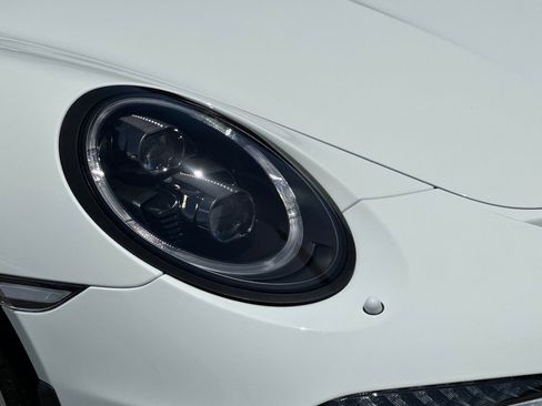 Certified 2016 Porsche 911 R RWD image 34