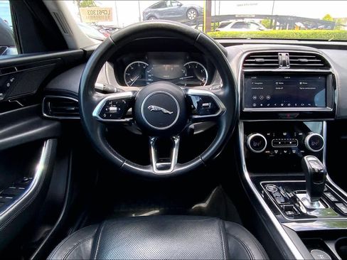 Used 2020 Jaguar XE S RWD image 6