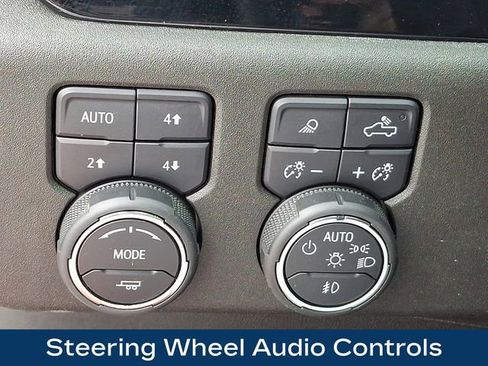 Used 2024 Chevrolet Silverado 2500 High Country image 9