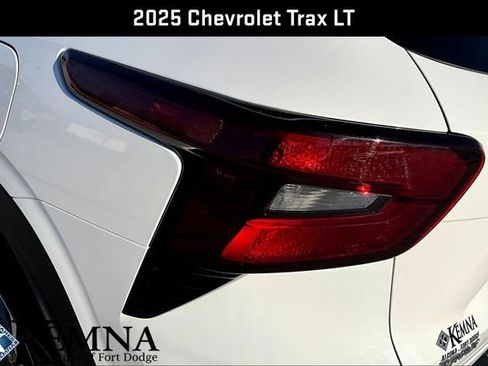 Used 2025 Chevrolet Trax LT w/ Driver Confidence Package FWD image 26