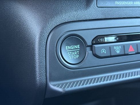 New 2025 Ford Expedition Active image 23