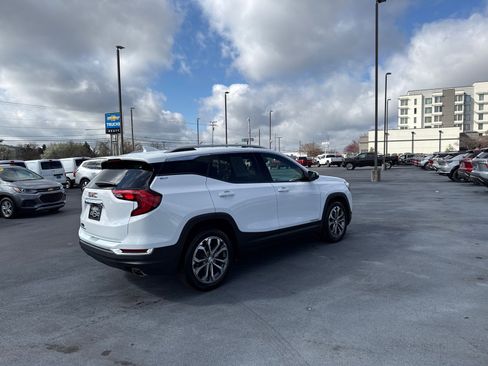 Used 2020 GMC Terrain SLT w/ Preferred Package image 3