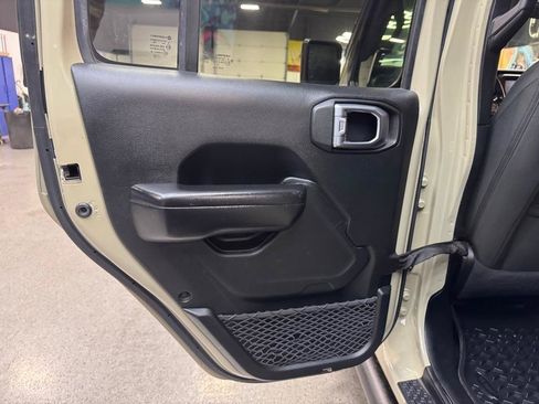 Used 2020 Jeep Gladiator Sport w/ Quick Order Package 24S AWD/4WD image 14